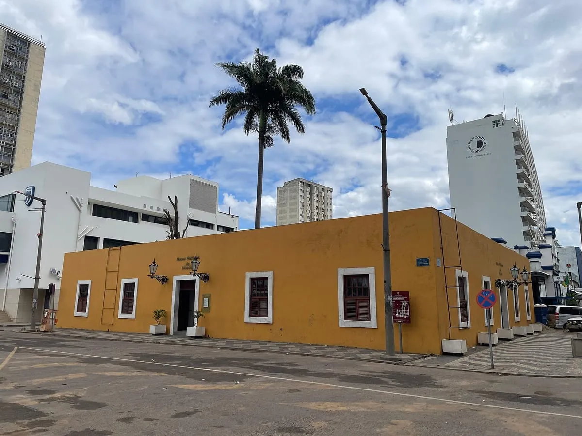 Casa Amarela, sede do Museu Nacional da Moeda, na Baixa de Maputo